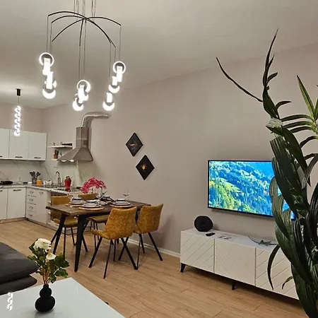 Center Easy_luxury تيرانا